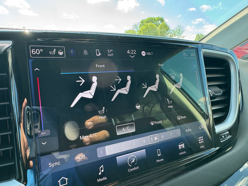 Used 2023 Chrysler Pacifica Touring-L FWD image 37