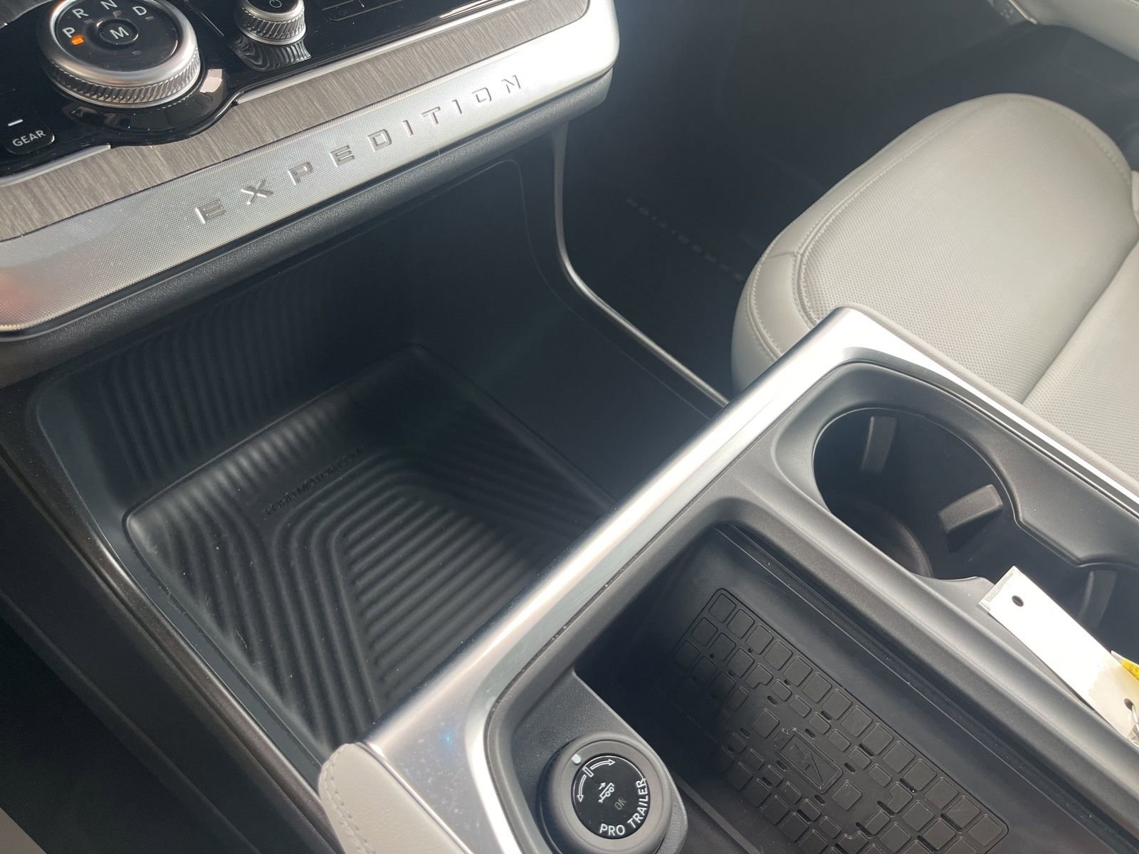 Certified 2025 Ford Expedition Platinum w/ Platinum Ultimate Package AWD/4WD image 29