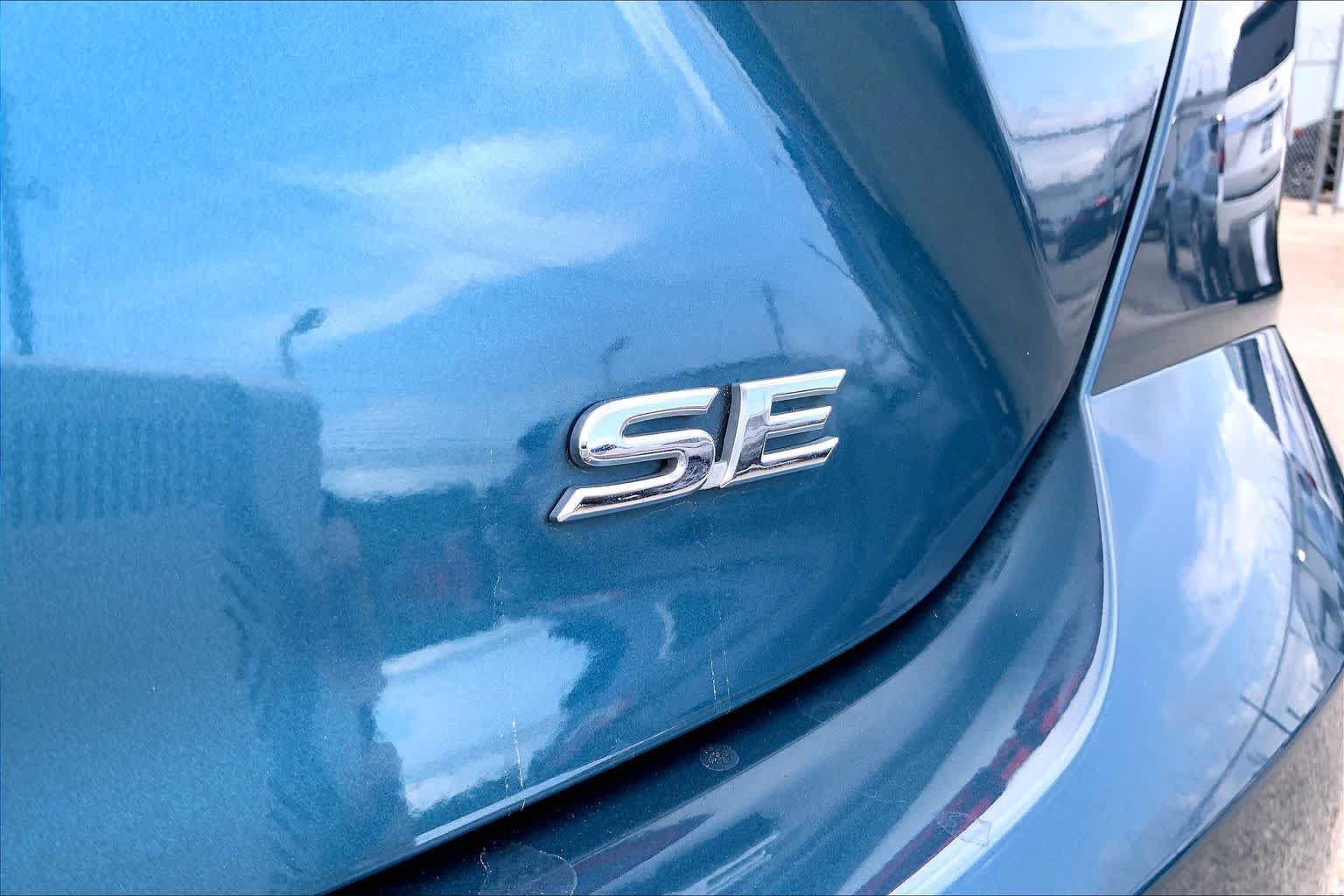 Used 2025 Toyota Camry SE FWD image 10