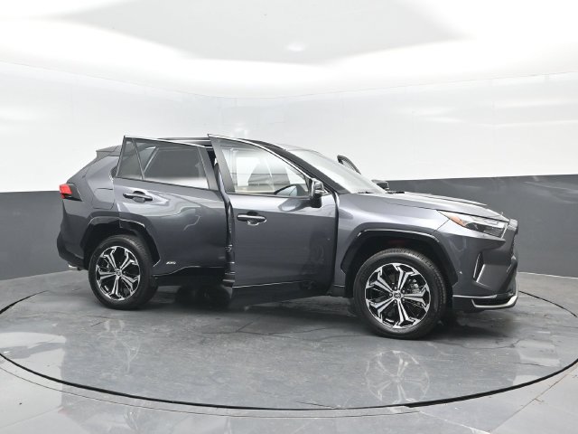 Used 2025 Toyota RAV4 XSE AWD/4WD image 29