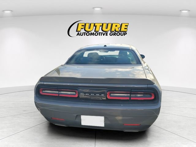 Used 2019 Dodge Challenger SXT RWD image 4