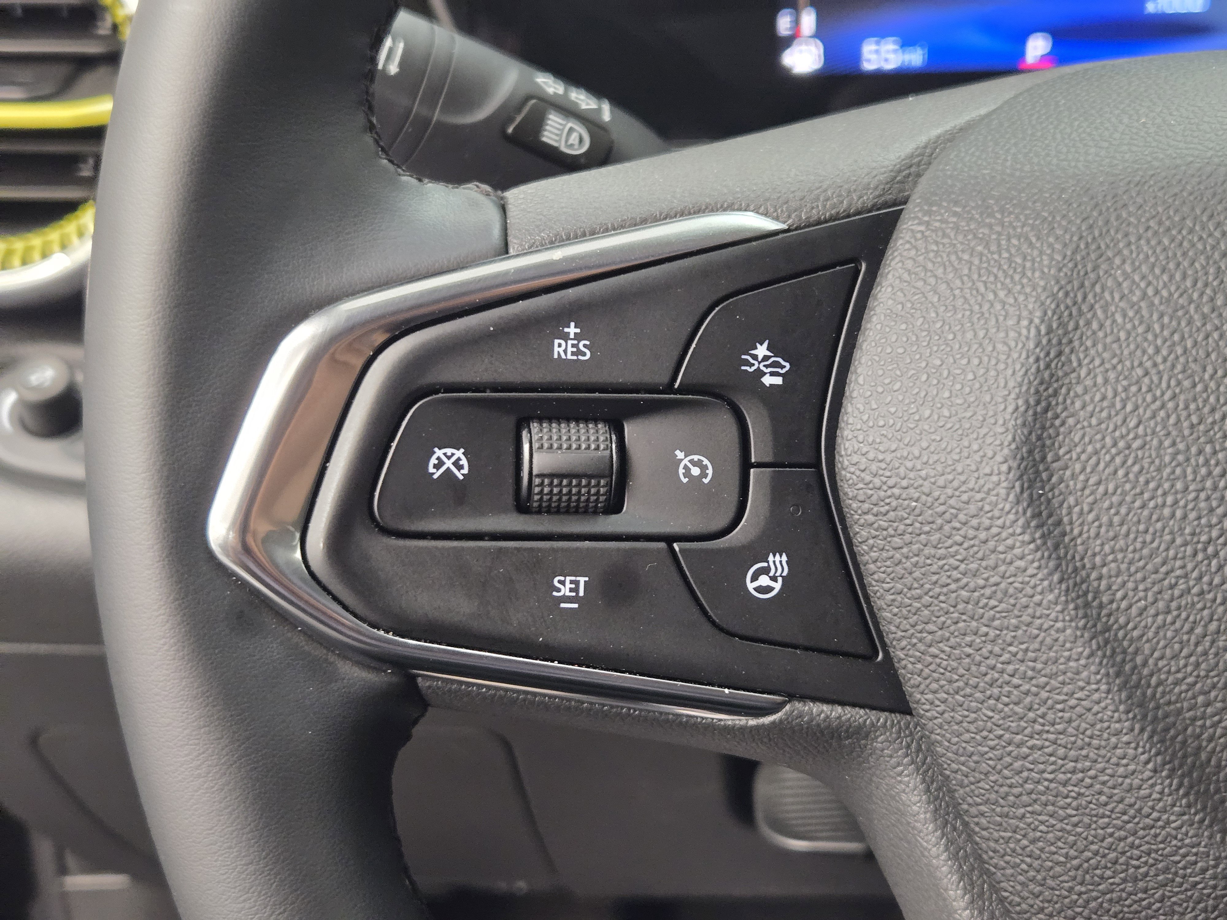 Used 2025 Chevrolet Trax ACTIV FWD image 28