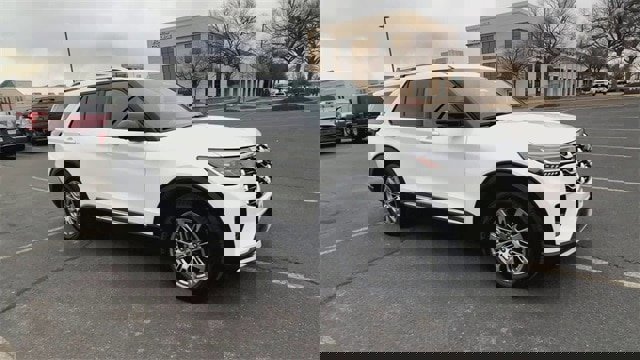 Certified 2025 Ford Explorer Platinum image 8