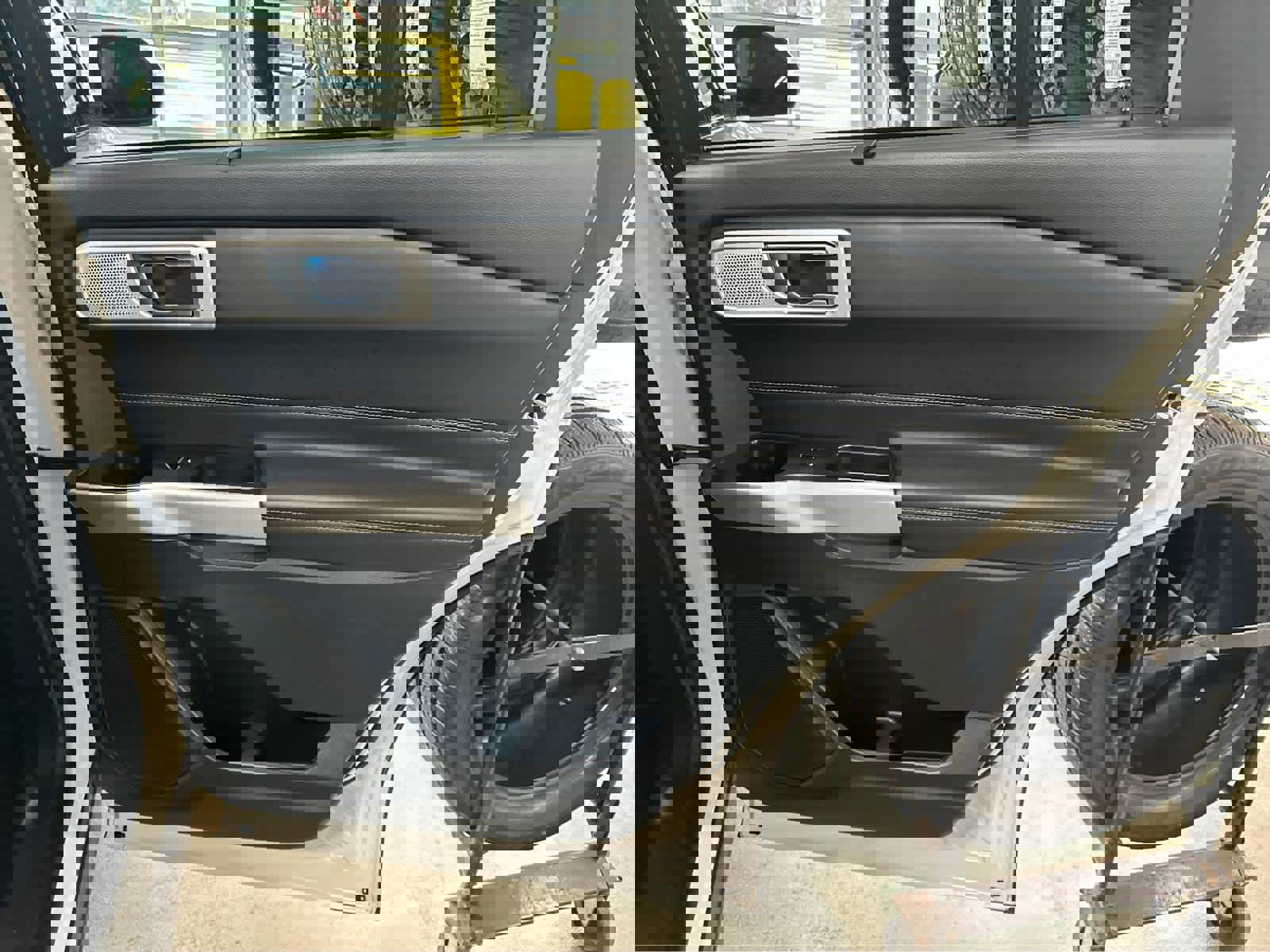 Certified 2023 Ford Explorer Limited w/ Limited Technology Package image 38