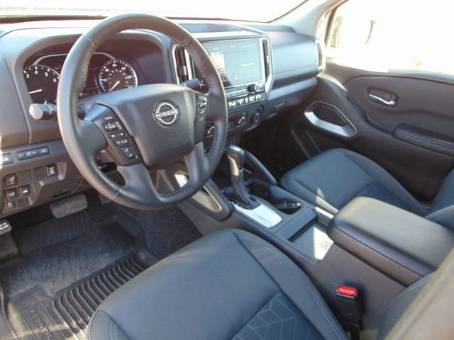 Used 2025 Nissan Frontier SV w/ SV Convenience Package AWD/4WD image 11