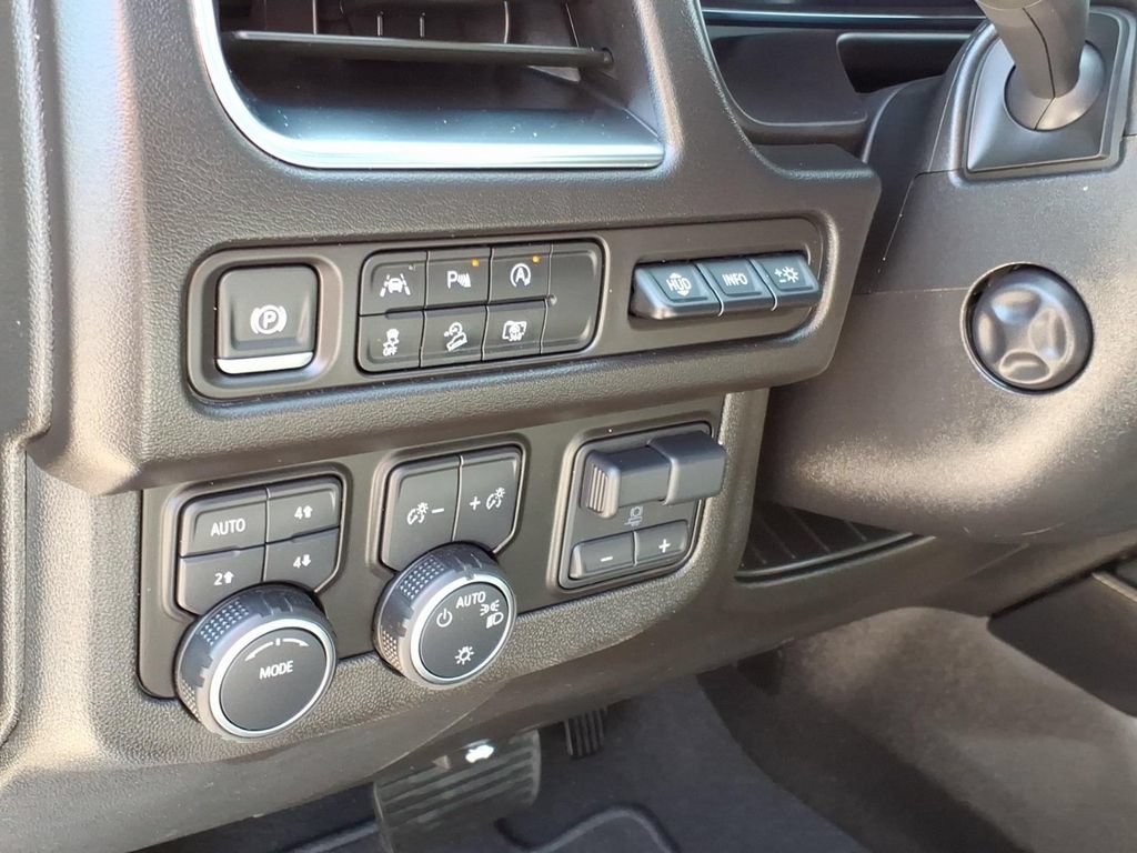 Used 2024 Chevrolet Tahoe Premier w/ Premium Package AWD/4WD image 20