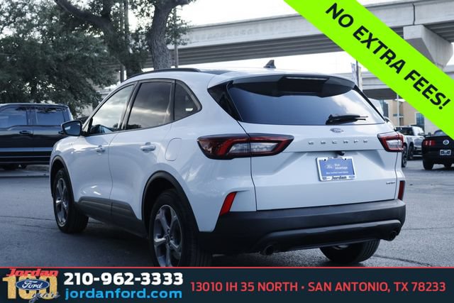 Certified 2025 Ford Escape ST-Line Select AWD/4WD image 5