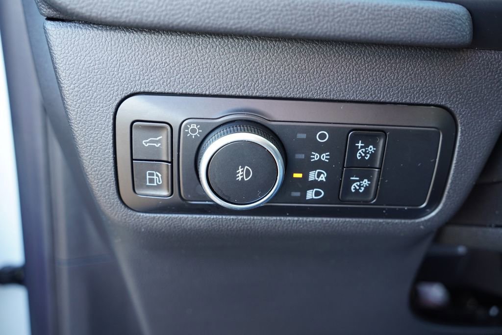 Certified 2025 Ford Escape Platinum w/ Premium Technology Package image 24