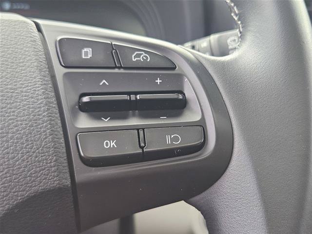 Used 2025 Hyundai Venue SEL FWD image 20