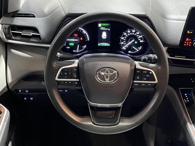 Used 2021 Toyota Sienna LE w/ LE Plus Package image 12