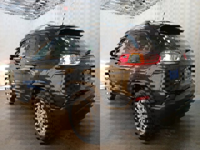 Used 2021 Jeep Cherokee Latitude image 5