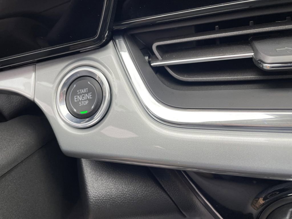 Used 2025 Chevrolet Trax LT FWD image 23
