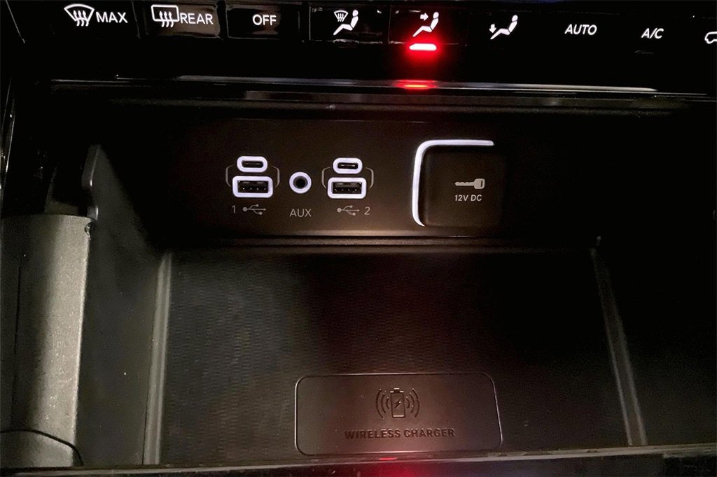 Used 2023 Jeep Grand Cherokee Altitude image 31