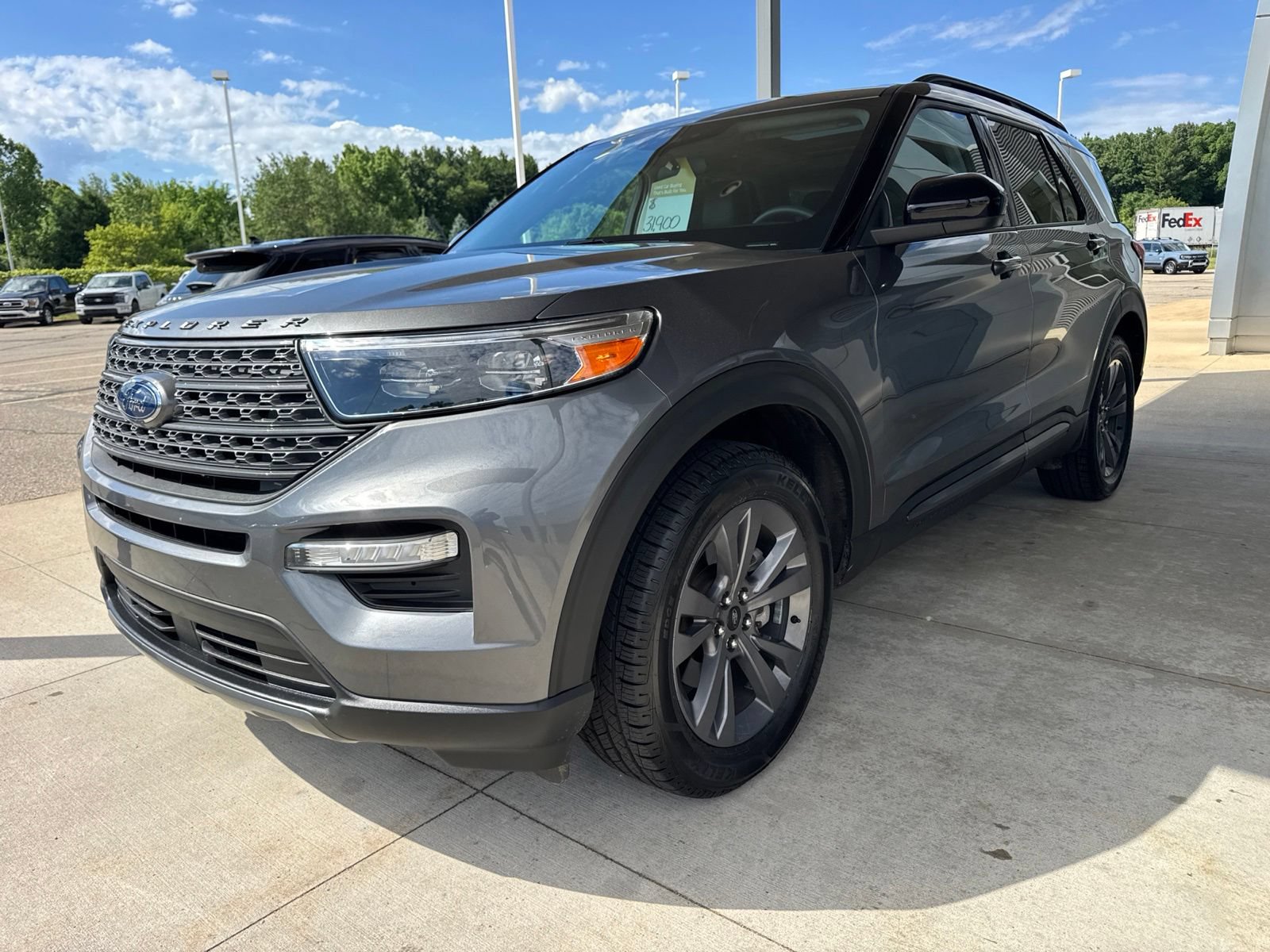 Certified 2023 Ford Explorer XLT w/ Equipment Group 202A AWD/4WD image 3