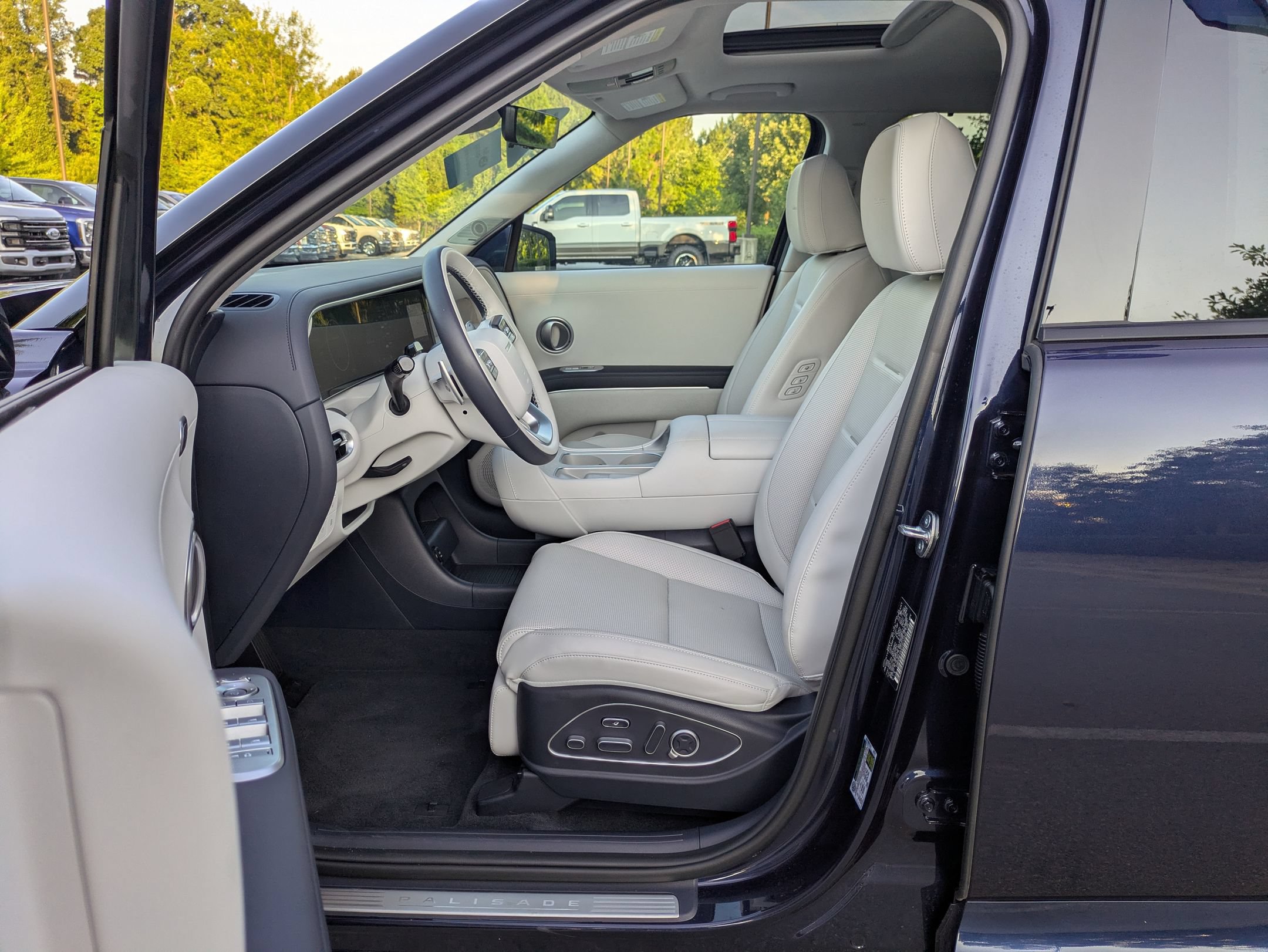 Used 2026 Hyundai Palisade Calligraphy AWD/4WD image 12