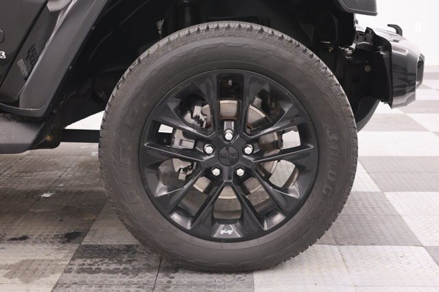 Used 2021 Jeep Wrangler Unlimited Sahara AWD/4WD image 14