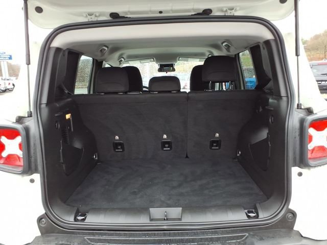 Used 2023 Jeep Renegade Latitude image 13