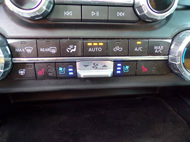 Certified 2024 Ford F350 Lariat w/ Lariat Ultimate Package AWD/4WD image 24