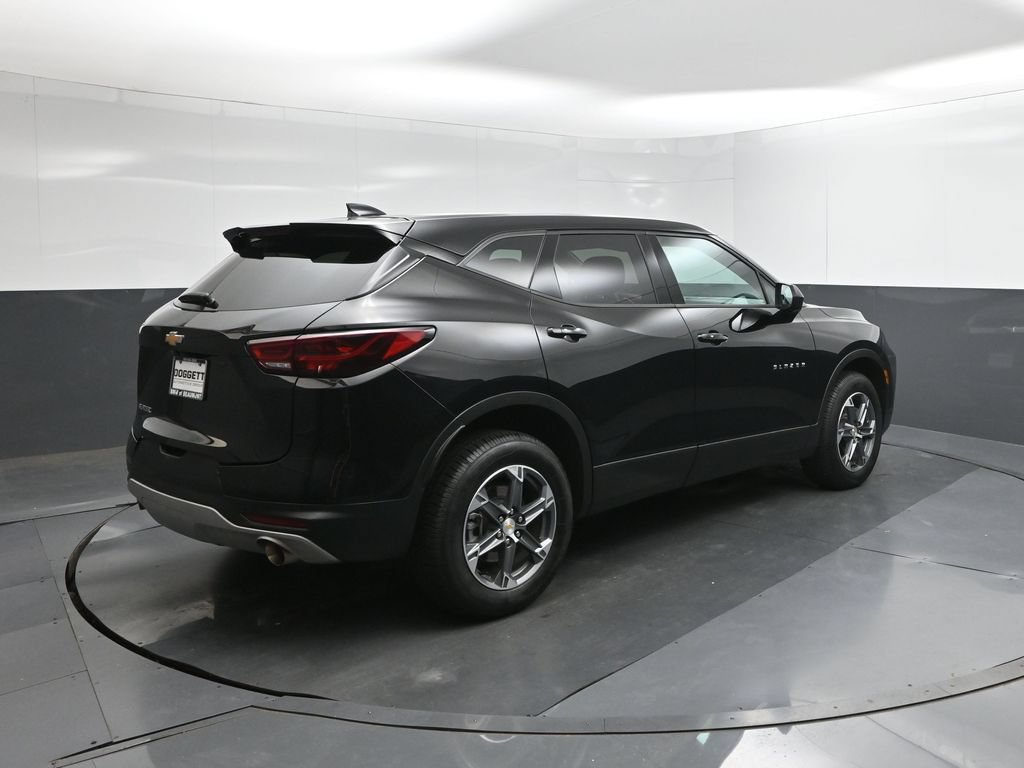 Used 2025 Chevrolet Blazer LT FWD image 8