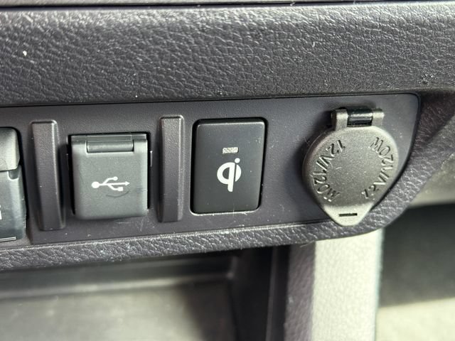 Used 2021 Toyota Tacoma TRD Off-Road AWD/4WD image 17
