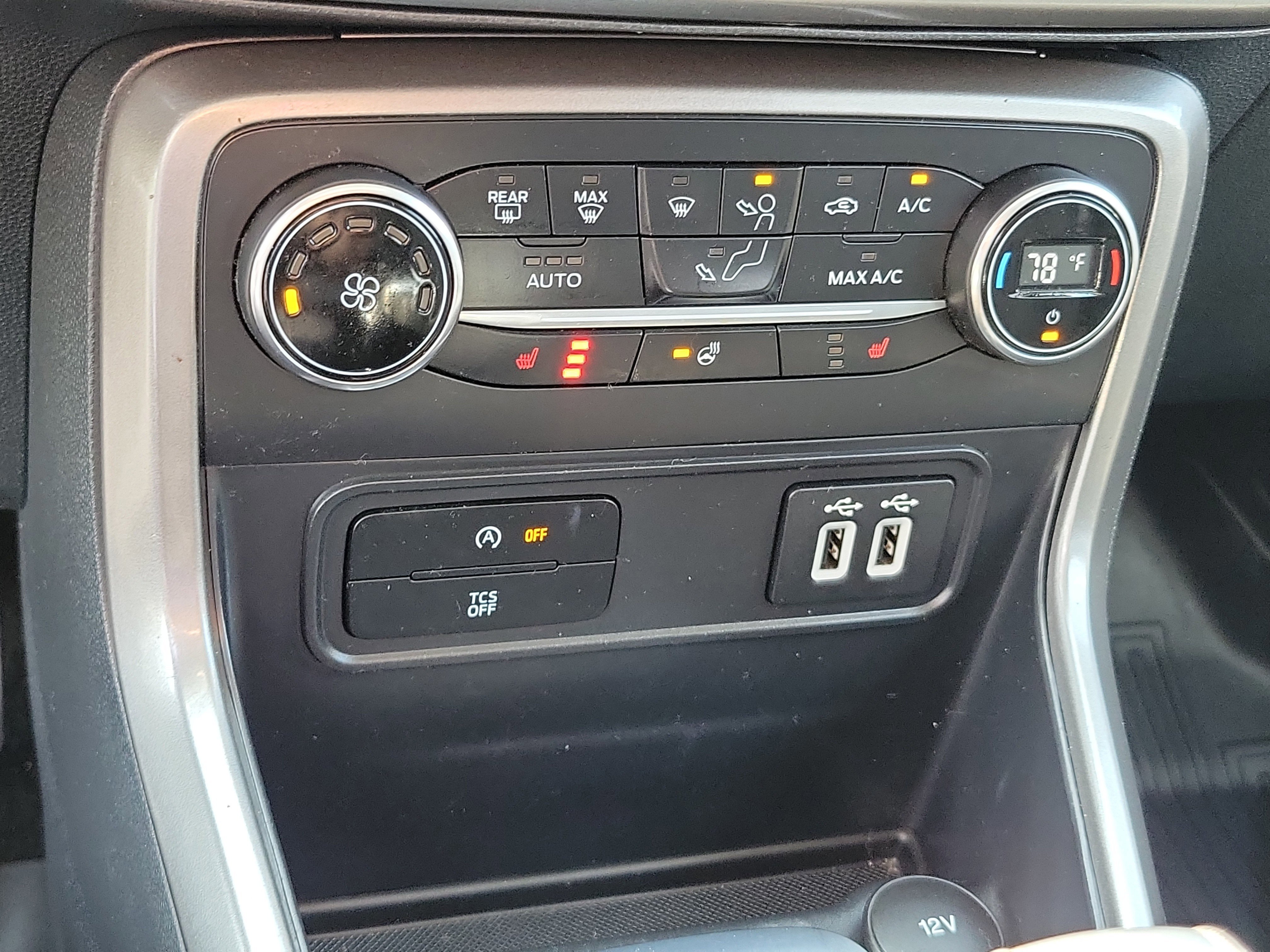 Certified 2018 Ford EcoSport SE w/ SE Convenience Package FWD image 9