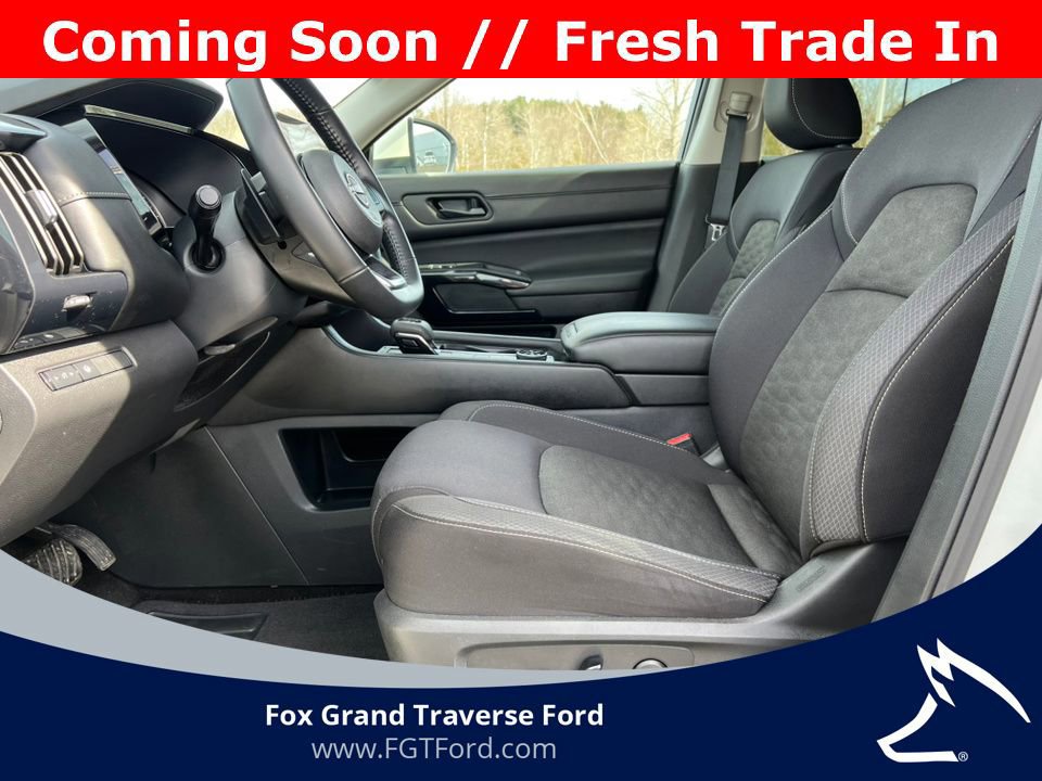 Used 2024 Nissan Pathfinder SV image 8