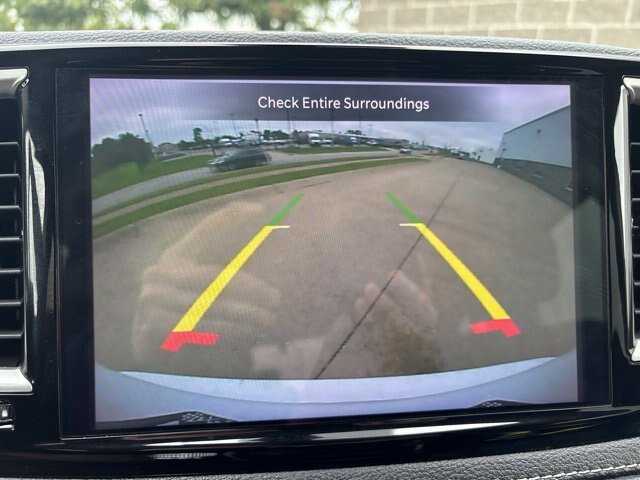 Used 2024 Chrysler Pacifica Limited FWD image 25