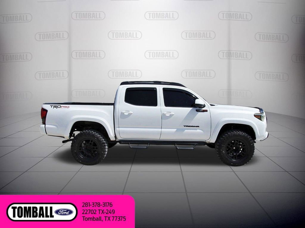 Used 2018 Toyota Tacoma SR5 RWD image 8