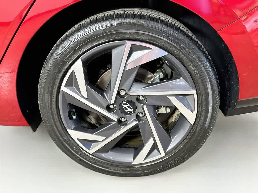 Used 2024 Hyundai Elantra Limited FWD image 7