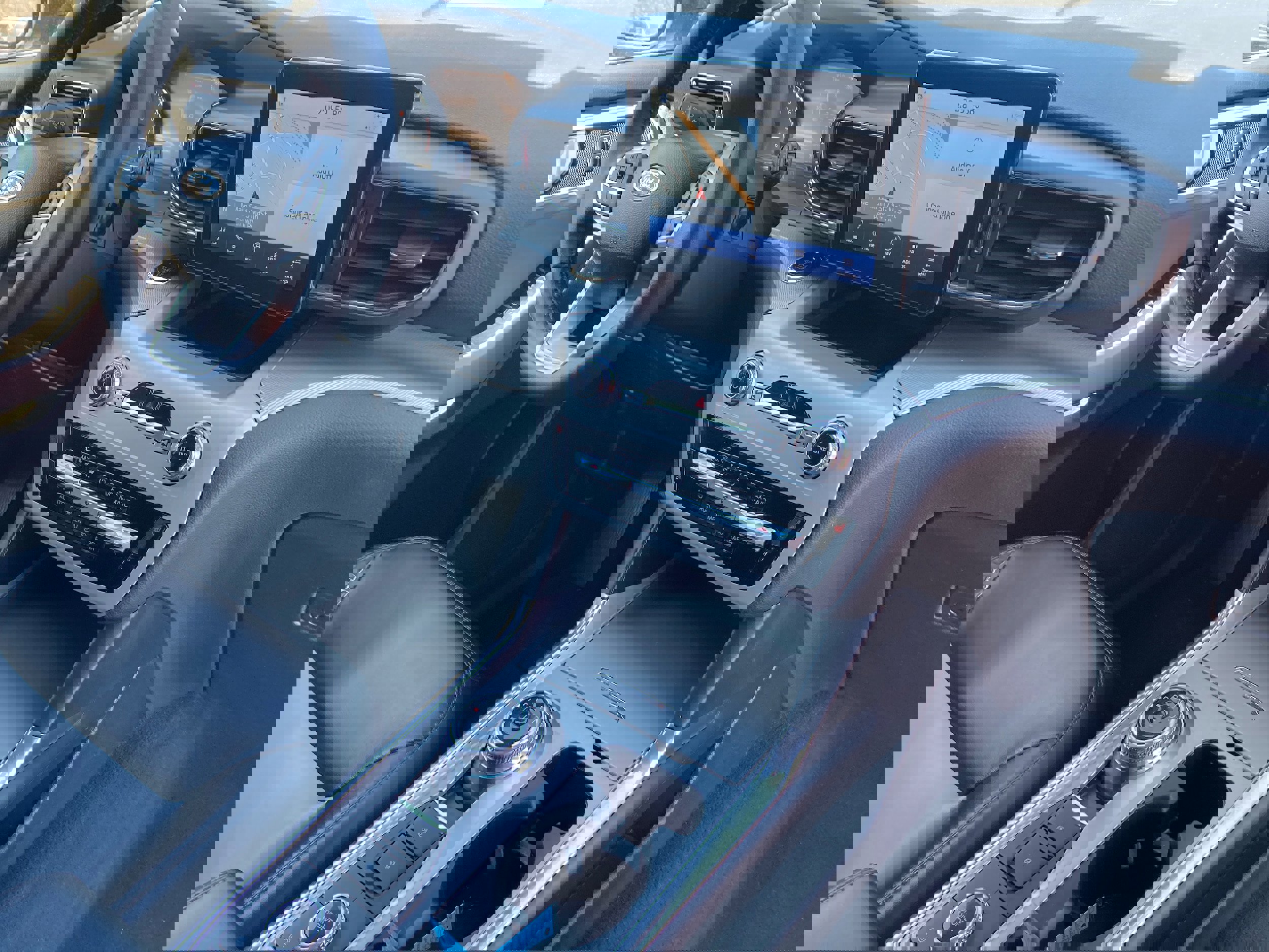 Certified 2022 Ford Explorer XLT w/ Equipment Group 202A image 16