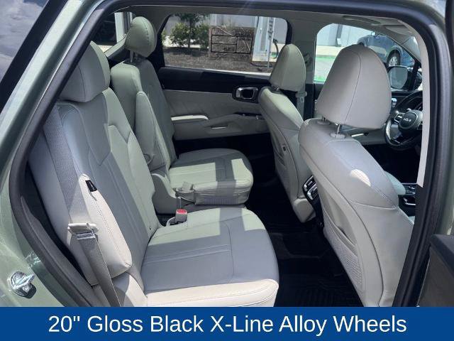 Used 2025 Kia Sorento SX AWD/4WD image 23