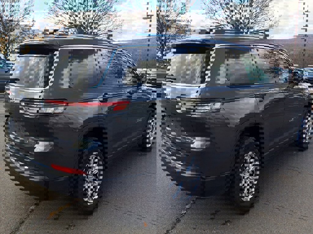 Used 2022 Jeep Grand Cherokee L Limited image 13