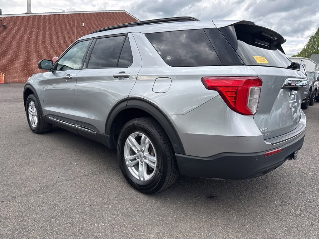 Certified 2023 Ford Explorer XLT w/ Class IV Trailer Tow Package AWD/4WD image 7