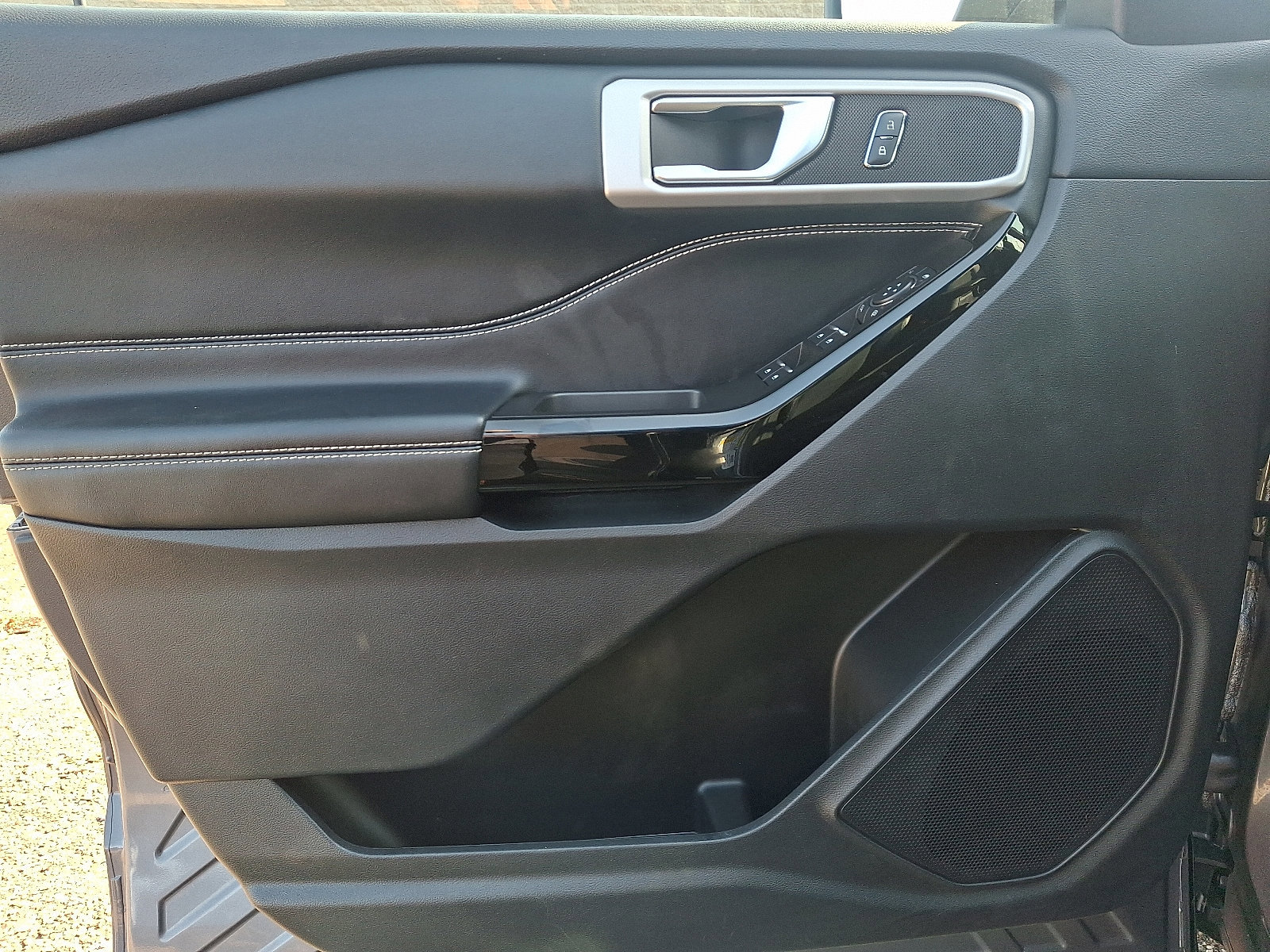 Certified 2022 Ford Explorer ST image 12