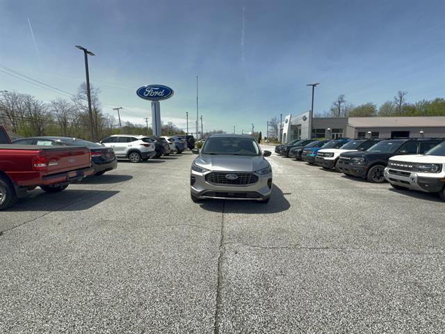 Certified 2023 Ford Escape Active AWD/4WD image 10