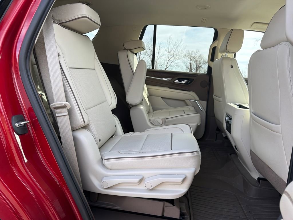 Used 2021 GMC Yukon Denali w/ Advanced Technology Package image 30