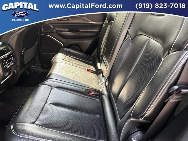 Used 2024 Jeep Grand Cherokee Limited w/ Luxury Tech Group II AWD/4WD image 18