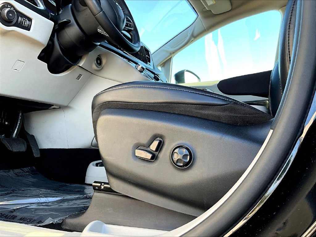 Used 2023 Chrysler Pacifica Touring-L FWD image 45