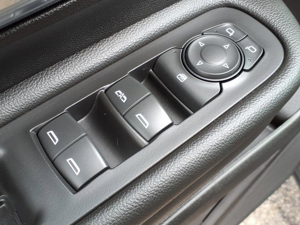 Used 2023 GMC Terrain SLE w/ LPO, Floor Liner Package AWD/4WD image 17