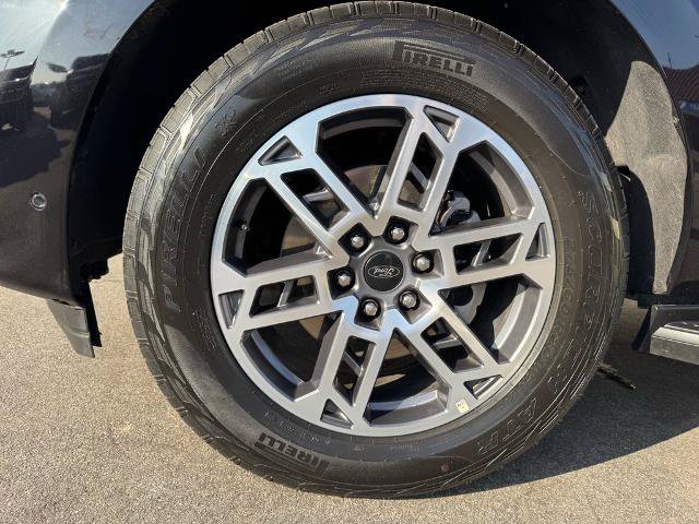 Certified 2025 Ford Expedition Active AWD/4WD image 7