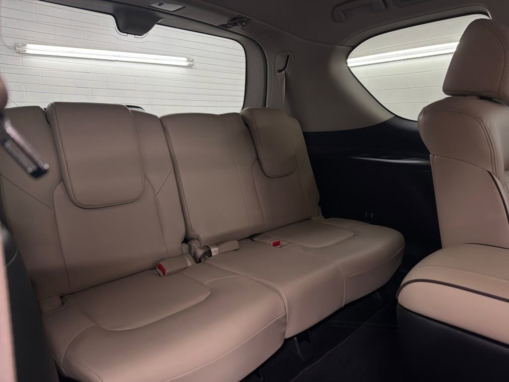 Used 2024 Nissan Armada Platinum w/ Captain's Chairs Package image 32