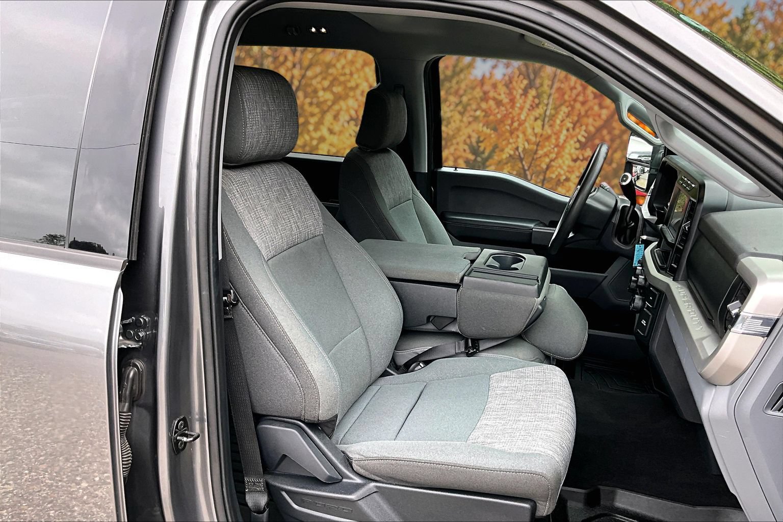 Certified 2023 Ford F250 XLT AWD/4WD image 9