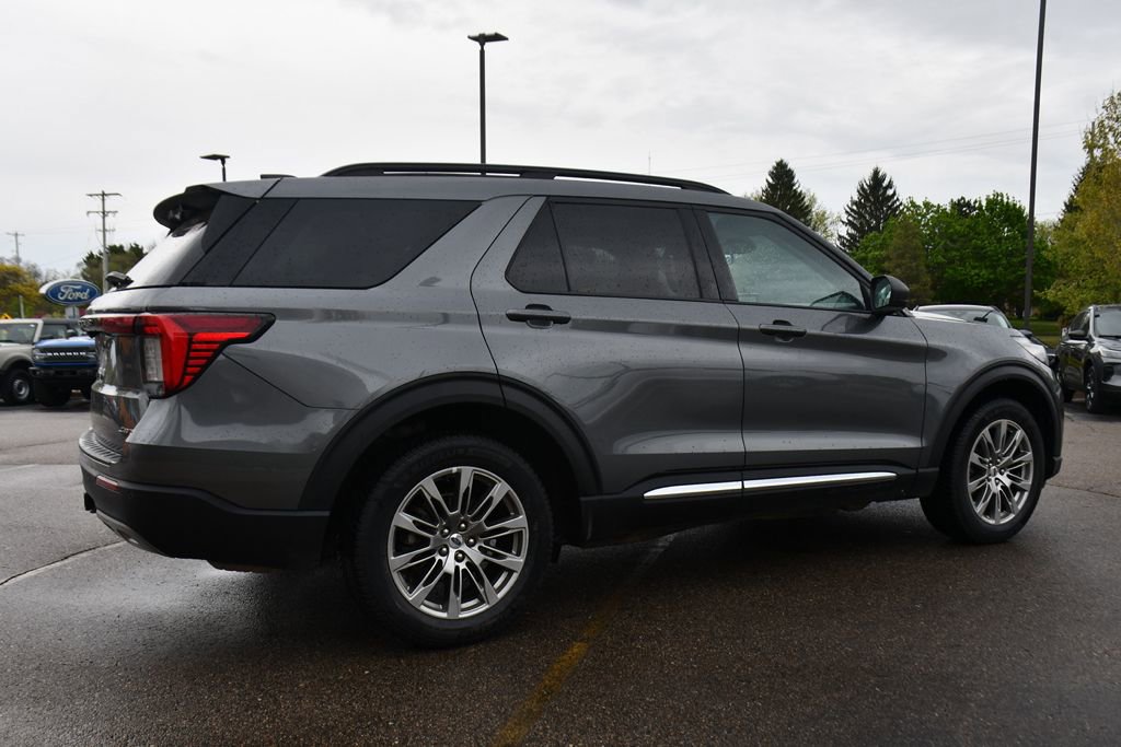 Certified 2025 Ford Explorer Active w/ Active Comfort Package AWD/4WD image 6