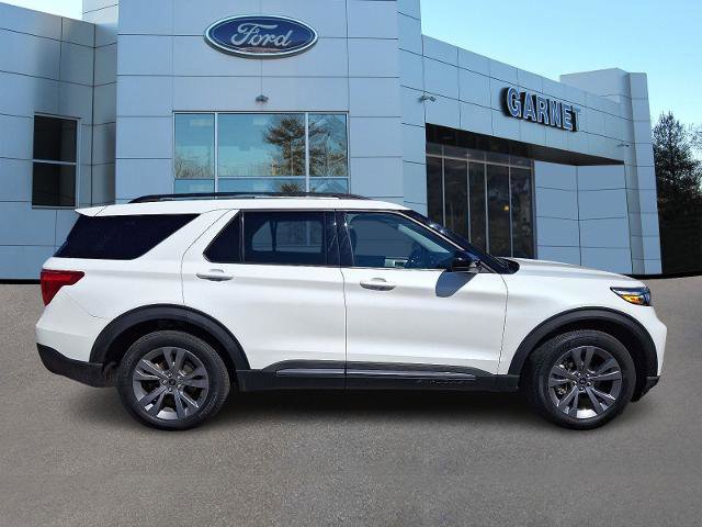 Certified 2022 Ford Explorer XLT w/ Equipment Group 202A image 5