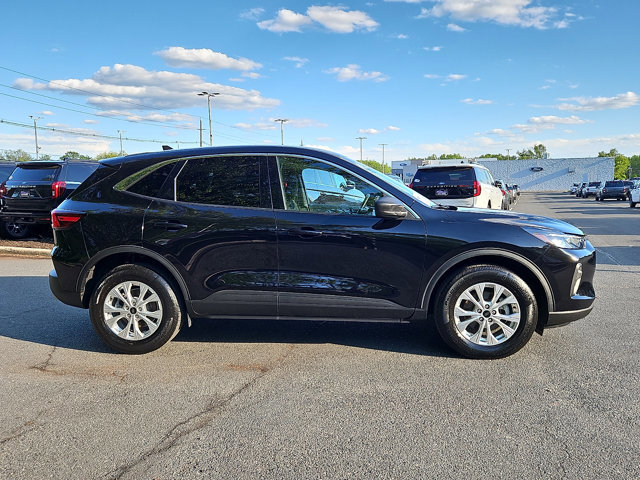 Certified 2023 Ford Escape Active AWD/4WD image 10