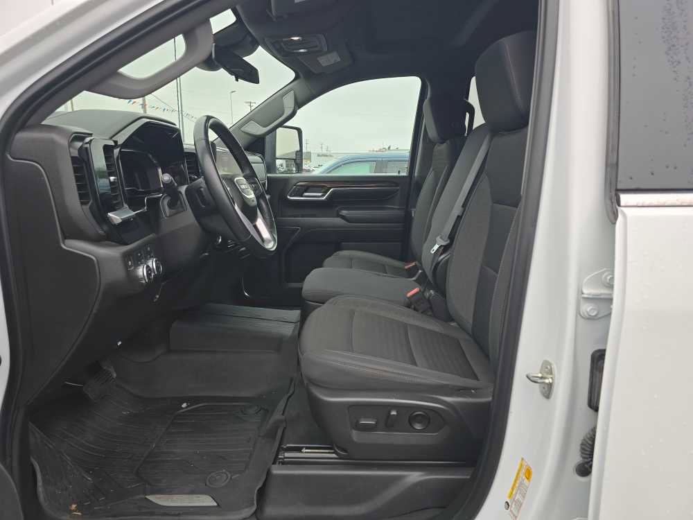 Used 2024 GMC Sierra 3500 SLE w/ SLE Value Package image 10