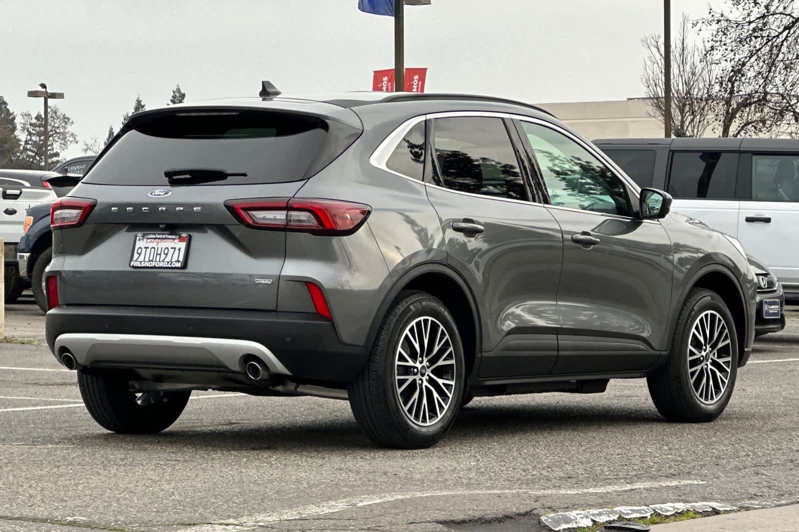 Certified 2025 Ford Escape SE w/ PHEV Premium Package image 5