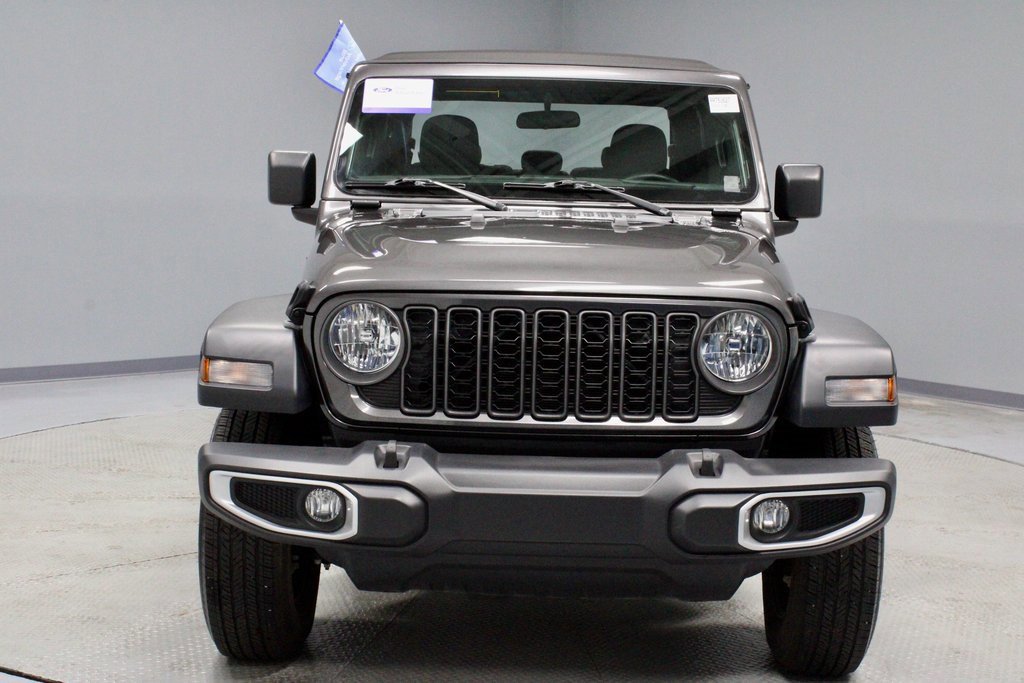 Used 2024 Jeep Gladiator Sport image 8