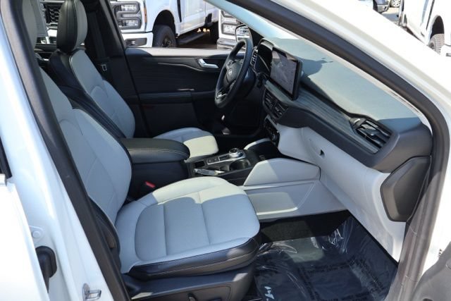 Certified 2024 Ford Escape Platinum AWD/4WD image 24