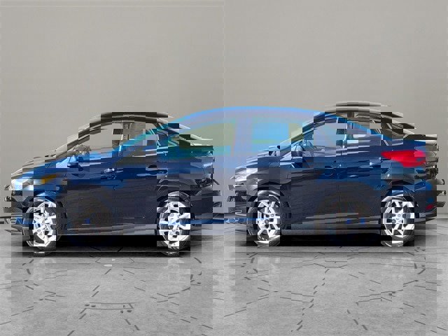 Certified 2018 Ford Focus SE image 9